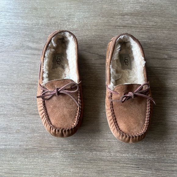 Ugg Australia woman’s brown loafers slip on slippers shops - Picture 2 of 12